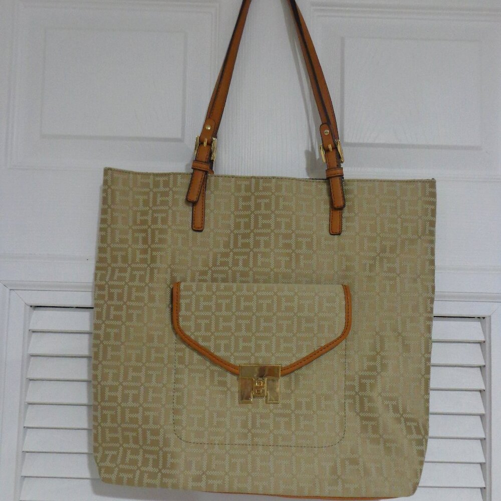 Tommy Hilfiger Tan Signature Logo Large‎ Tote Bag Gold Tone Hardware Brown
